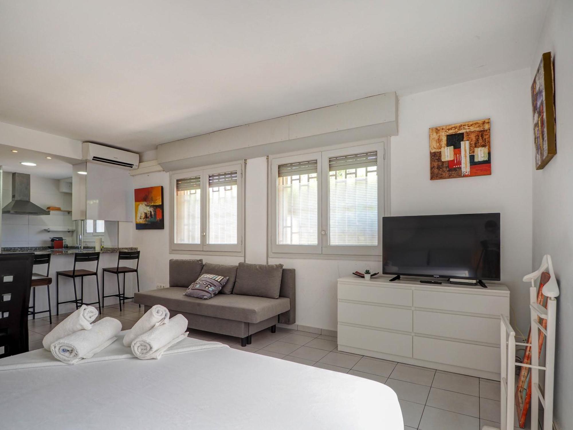 Los Globos Beach Studio By Hello Homes Sitges Eksteriør billede